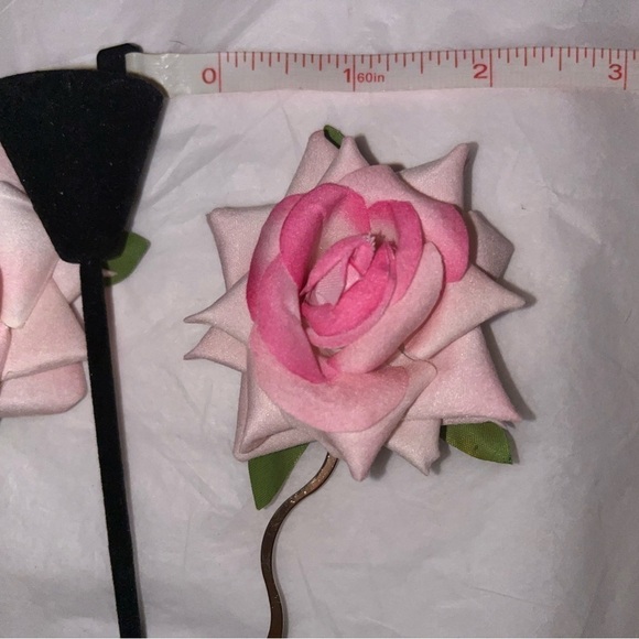 Nwot Pink rose drop earrings. - Picture 6 of 7